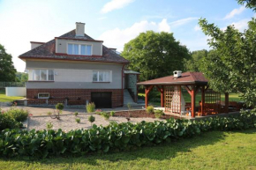 Cottage Near The Forest, Kovač